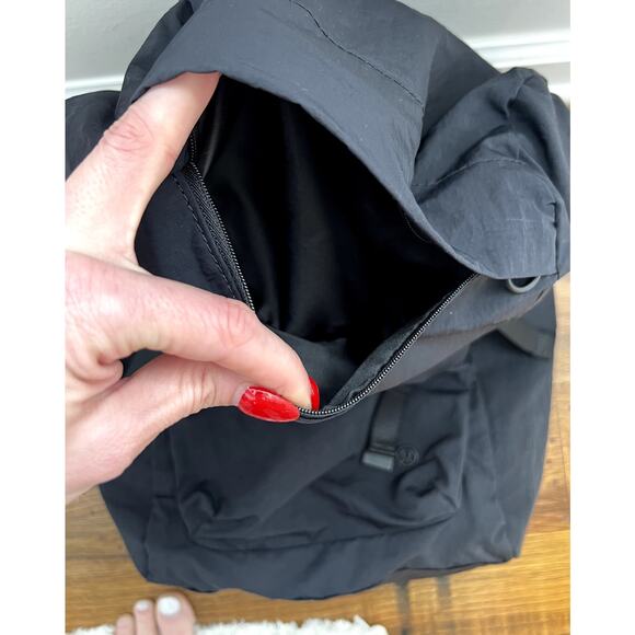 lululemon backpack black NWOT - Picture 8 of 12